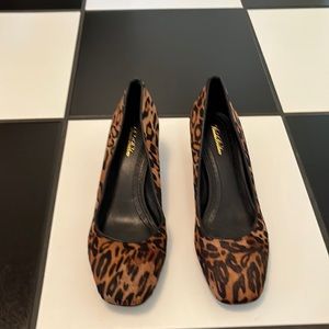 Women’s Brooks Brothers hair calf leopard print shoes new never worn